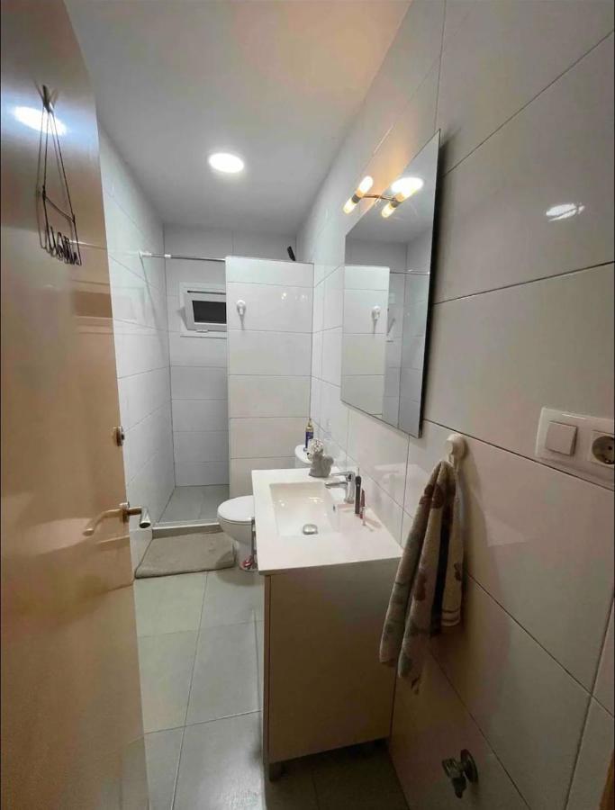 Cozy Room Next To El Prat Airport El Prat de Llobregat Exterior foto
