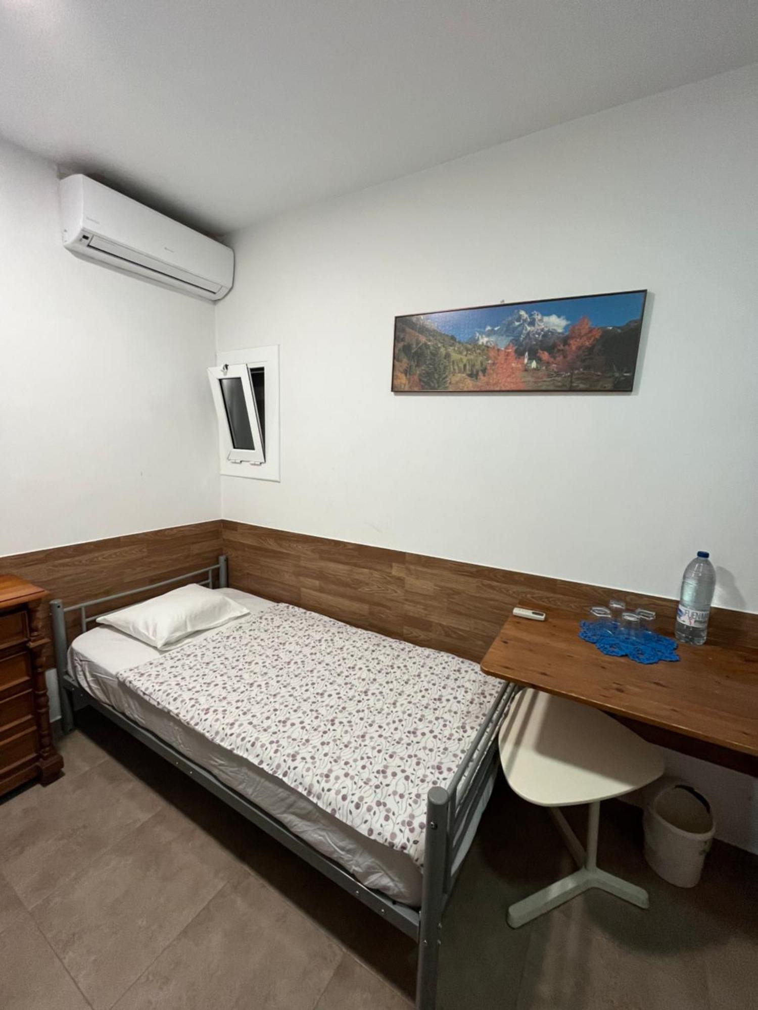 Cozy Room Next To El Prat Airport El Prat de Llobregat Exterior foto